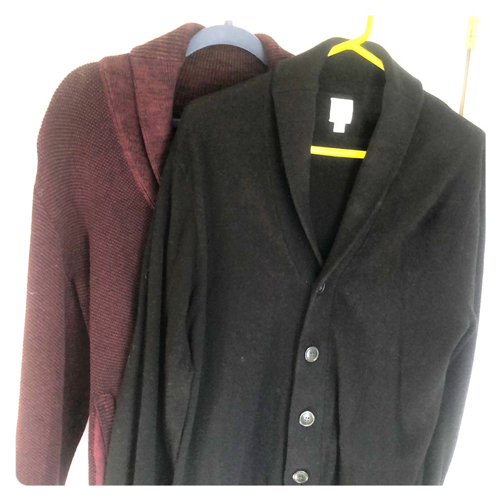 GAP Black and Burgundy Men's Cardigan Sweaters